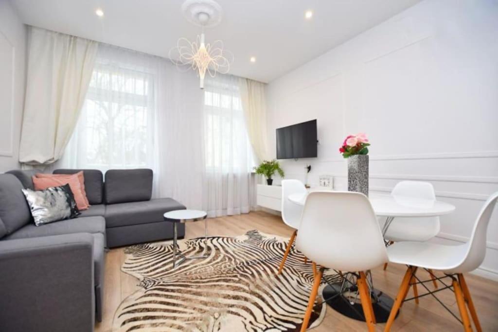 Apartament Elegant In The Perfect Location *